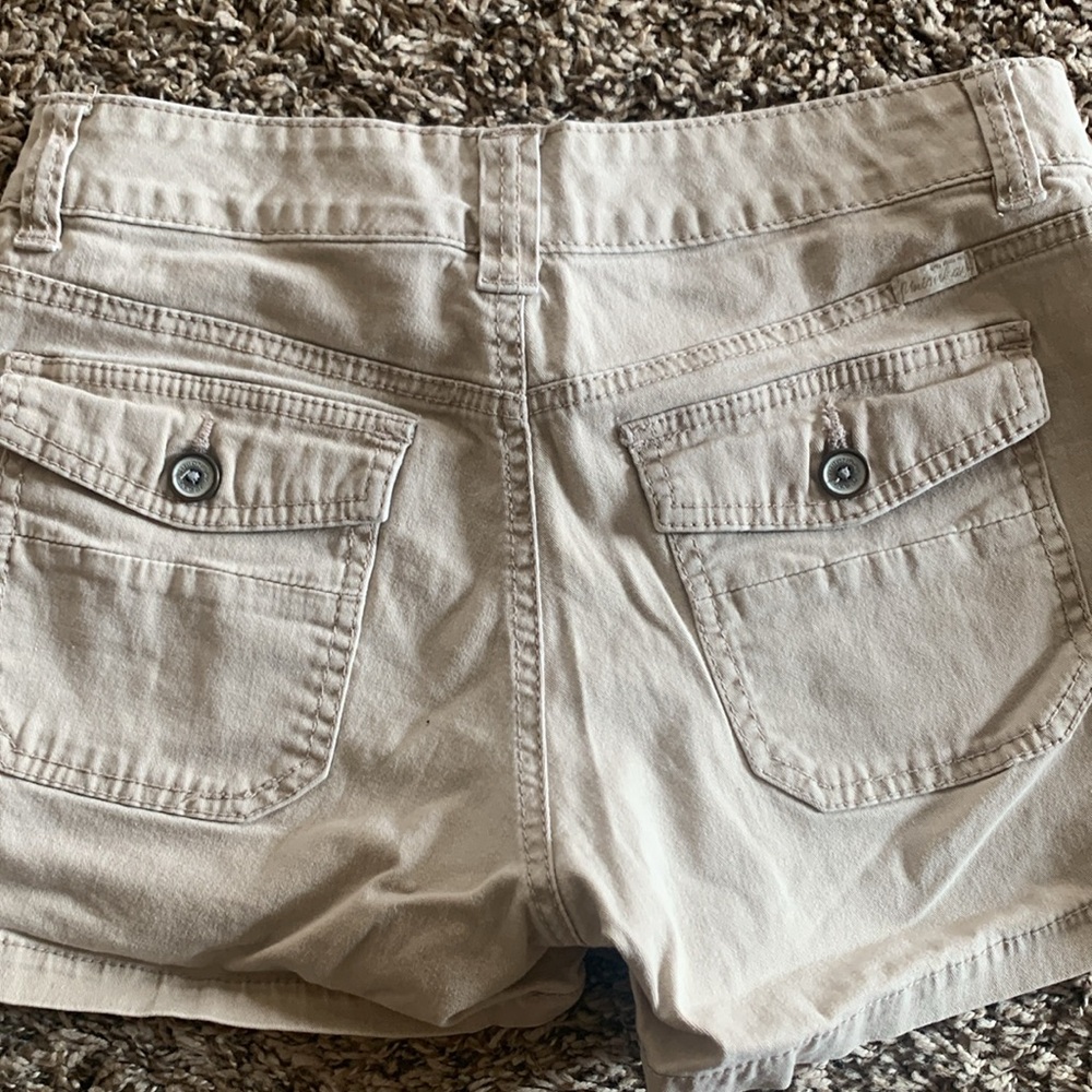 Shorts - Picture 2 of 3